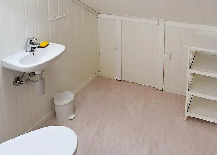 10 Person In Ferienhaus Bygstad